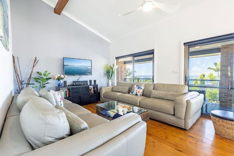 Away Nelson Bay, 29 Wollomi Ave - Spacious Family Home With Water Views, Pet Friendly, Wifi & Aircon - New South Wales Tourism  3
