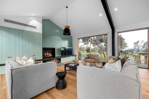 Axbridge - New South Wales Tourism  2