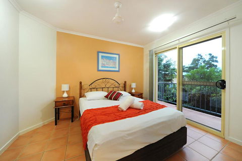 At Beach Court Holiday Villas - New South Wales Tourism  2