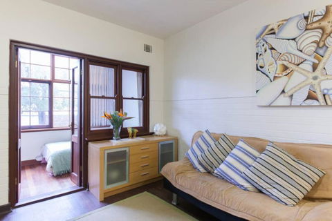 B3 Crawley Apartment 1 BRM & Sleepout Near UWA - New South Wales Tourism  3