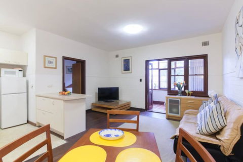 B3 Crawley Apartment 1 BRM & Sleepout Near UWA - New South Wales Tourism  2