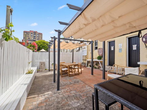 AZZURO POD HOTEL - Potts Point - New South Wales Tourism  2