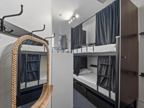 AZZURRO POD HOTEL - Central Sydney - New South Wales Tourism  4