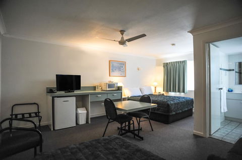 Southport Motel & Apartments - New South Wales Tourism  22
