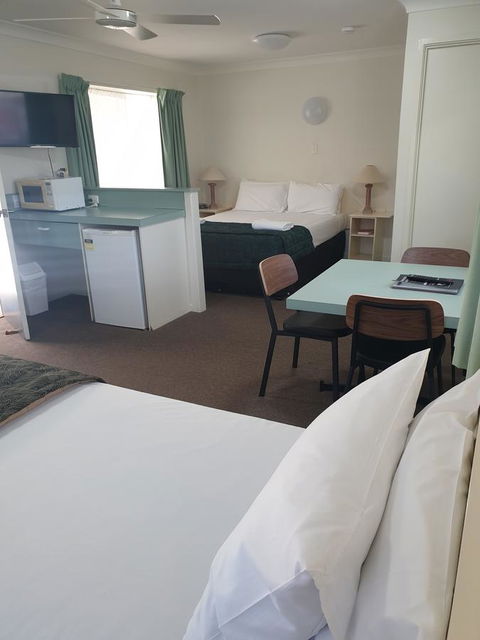 Southport Motel & Apartments - New South Wales Tourism  20