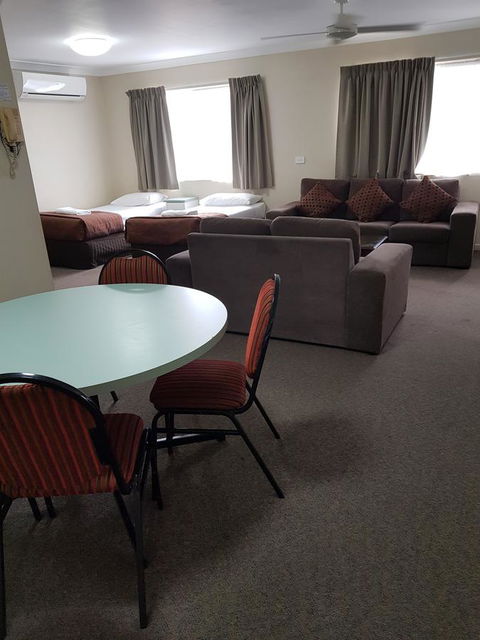 Southport Motel & Apartments - New South Wales Tourism  11