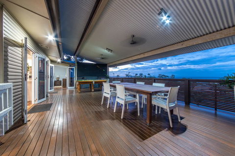 Hayman Views - New South Wales Tourism  11