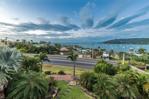 Hayman Views - New South Wales Tourism  2
