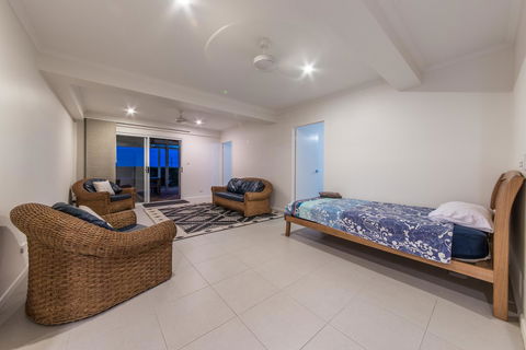 Hayman Views - New South Wales Tourism  9