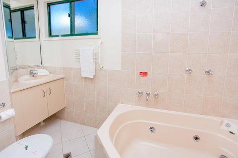 NRMA Bowen Beachfront Holiday Park - New South Wales Tourism  14