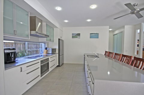 48 Boardrider Crescent, Mt Coolum - Pet Friendly, WiFi, Linen Incl. 500 BOND - New South Wales Tourism  3