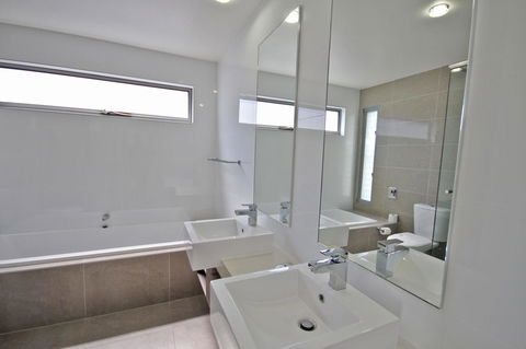 48 Boardrider Crescent, Mt Coolum - Pet Friendly, WiFi, Linen Incl. 500 BOND - New South Wales Tourism  8