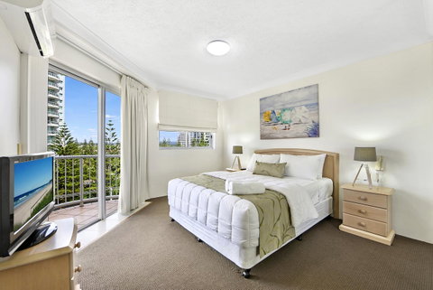 The Ritz Resort Heated Pool - New South Wales Tourism  12