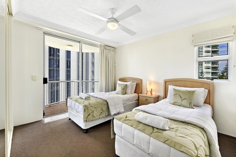 The Ritz Resort Heated Pool - New South Wales Tourism  11