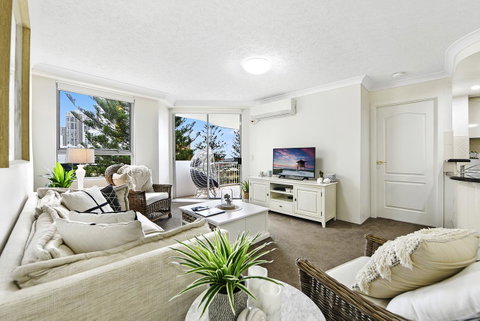 The Ritz Resort Heated Pool - New South Wales Tourism  20