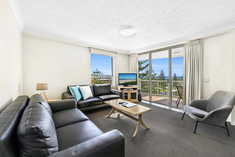 The Ritz Resort Heated Pool - New South Wales Tourism  2