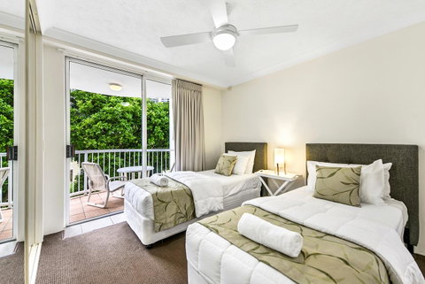 The Ritz Resort Heated Pool - New South Wales Tourism  5