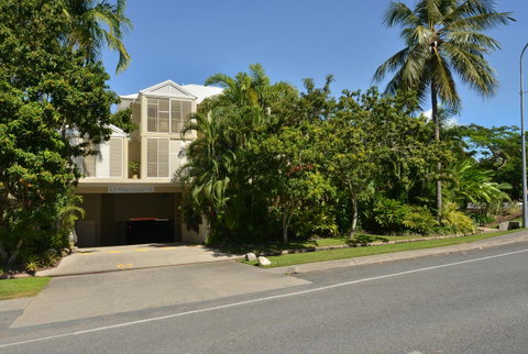 Port Douglas Apartments - Adults Only Oasis - New South Wales Tourism  28