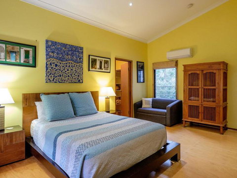 Five Bimba (Tractor House) - New South Wales Tourism  6