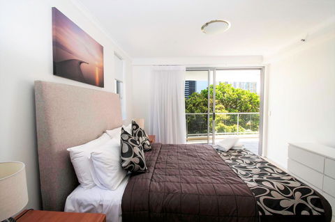 Trilogy Surfers Paradise - New South Wales Tourism  30
