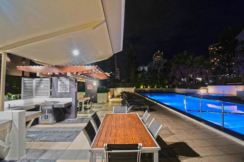 Trilogy Surfers Paradise - New South Wales Tourism  10