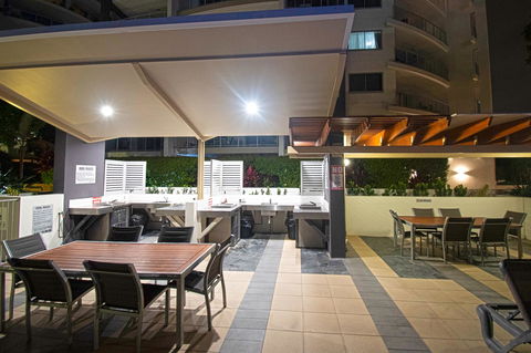 Trilogy Surfers Paradise - New South Wales Tourism  16