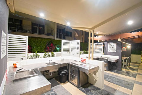 Trilogy Surfers Paradise - New South Wales Tourism  5