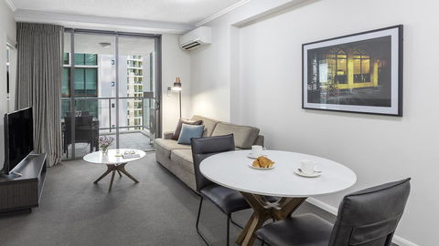 Apartments @ 212 Margaret - New South Wales Tourism  7