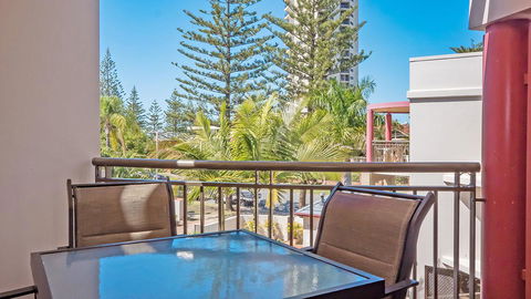 Burleigh On The Beach - New South Wales Tourism  2