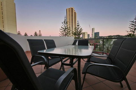 Burleigh On The Beach - New South Wales Tourism  29