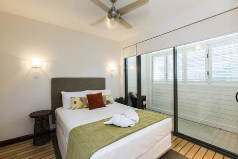 Boathouse Port Of Airlie - New South Wales Tourism  16