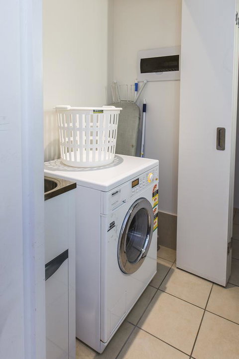 Boathouse Port Of Airlie - New South Wales Tourism  19