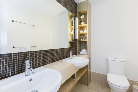 Boathouse Port Of Airlie - New South Wales Tourism  14