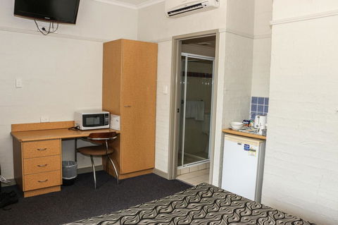Salisbury Hotel Motel - New South Wales Tourism  18