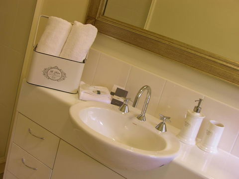 Apple Tree Cottage Montville - New South Wales Tourism  19