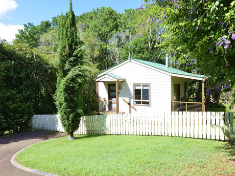 Apple Tree Cottage Montville - New South Wales Tourism  15
