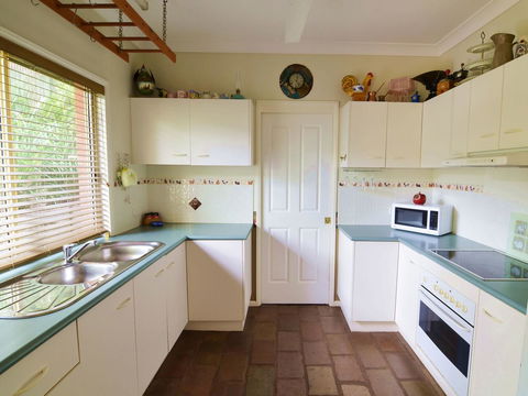 Apple Tree Cottage Montville - New South Wales Tourism  6