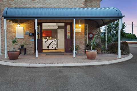 Coopers Colonial Motel - New South Wales Tourism  6