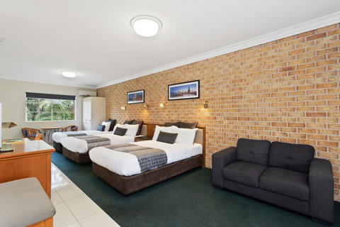 Coopers Colonial Motel - New South Wales Tourism  16