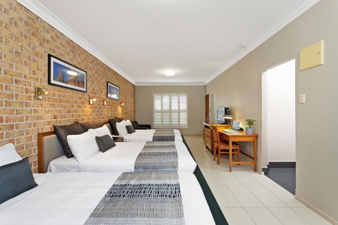 Coopers Colonial Motel - New South Wales Tourism  3