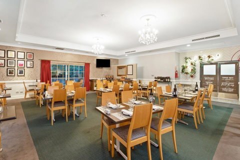 Coopers Colonial Motel - New South Wales Tourism  11