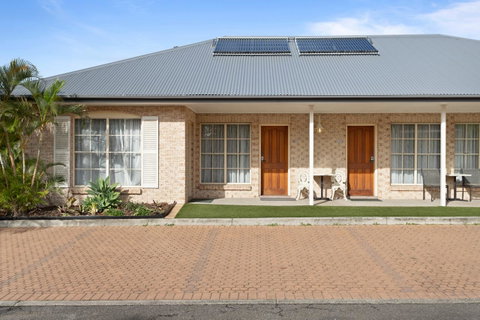 Coopers Colonial Motel - New South Wales Tourism  26