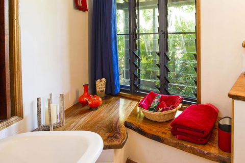 Magnetic Cottage - New South Wales Tourism  0