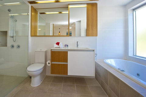 Maggies Beachfront Apartment 5 - New South Wales Tourism  8