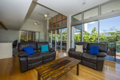 Maggies Beachfront Apartment 12 - New South Wales Tourism  4