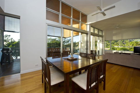 Maggies Beachfront Apartment 12 - New South Wales Tourism  16