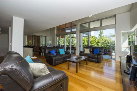 Maggies Beachfront Apartment 12 - New South Wales Tourism  14