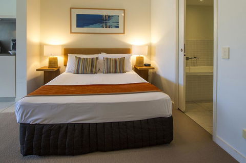 Blue On Blue Superior Studio Room 1321 - New South Wales Tourism  2