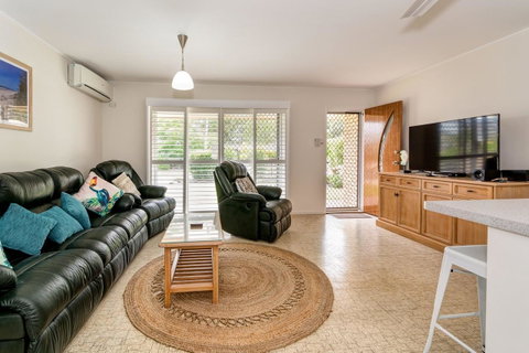 Lowset Sweetie, Central To Everything - Partridge St, Bongaree - New South Wales Tourism  5