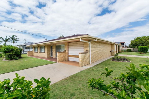 Lowset Sweetie, Central To Everything - Partridge St, Bongaree - New South Wales Tourism  0